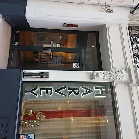 Harvey 3* Paris