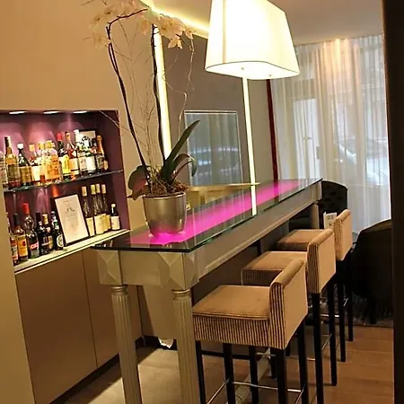 Harvey 3* Paris
