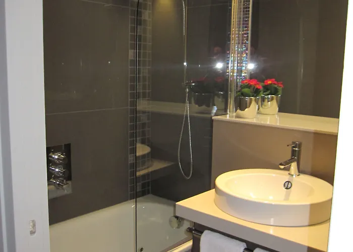 Harvey מלון פריז